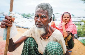 ERDO has been providing food relief for Rohingya refugees.